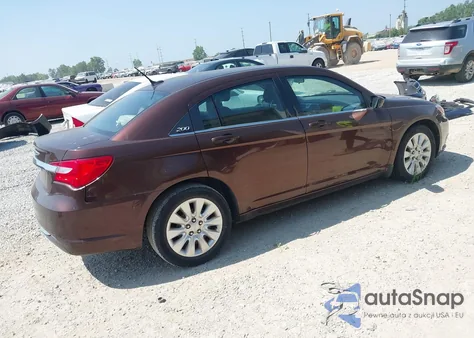 2013 Chrysler 200 Lx z USA, uszkodzony, nr VIN 1C3CCBAG2DN739329